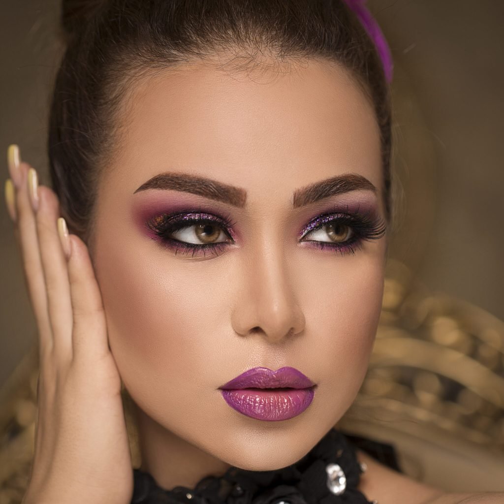 woman in elegant suntanned makeup